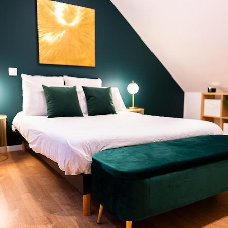 Grand Loft Familial 4 Chambres Avec Parking Prive Saumur Exterior photo